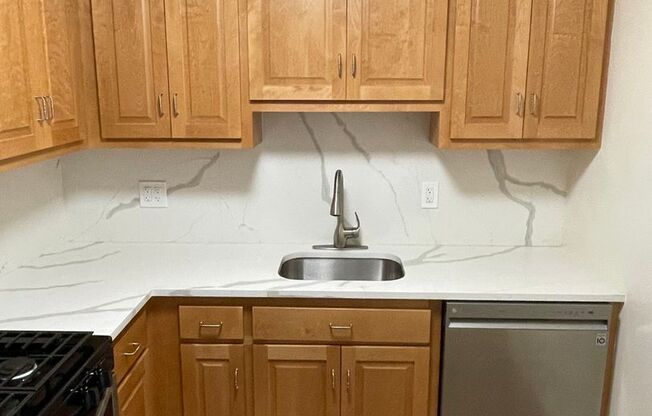 1 bed, 1 bath, 800 sqft, $1,835, Unit 9H