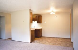 2 beds, 1 bath, 700 sqft, $755, Unit 705-24