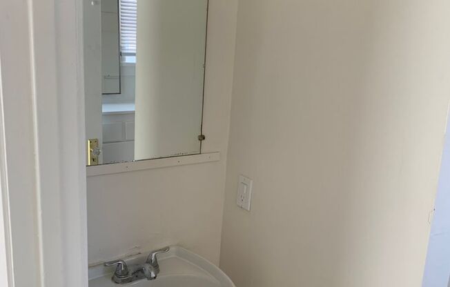 Studio, 1 bath, $1,550, Unit 2910 E 8th Street