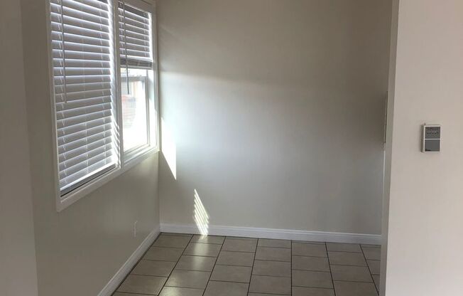 Studio, 1 bath, 265 sqft, $1,600, Unit 327