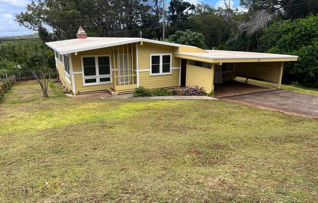 Charming Kalae Cottage with Ocean Views & Mountain Breezes