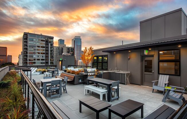 Studio, 1 bath, 352 sqft, $1,375, Unit 708