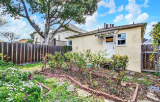 Spacious & Updated 2 BR / 1 BA Home in North Oakland – Move-In Ready!