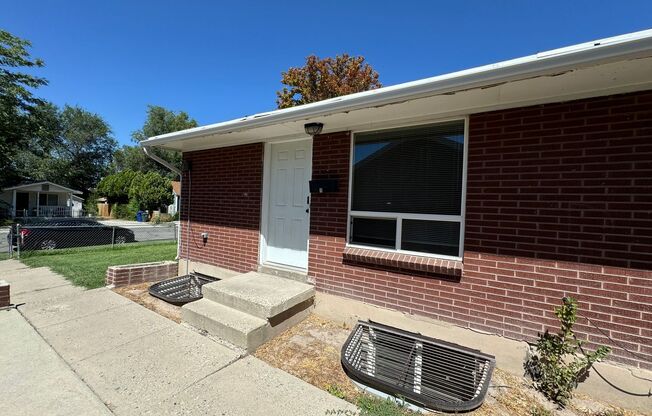 Updated Three Bedroom apartment in Salt Lake City, 1,400 sq ft; New Carpet