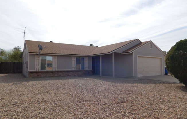 GREAT CHANDLER LOCATION!
