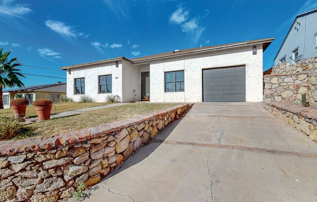 Gorgeous 3 bedrom, 2.5 bath home in West El Paso!