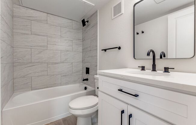 2 beds, 1 bath, 850 sqft, $1,425, Unit 115