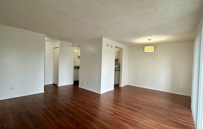 2 beds, 1 bath, 880 sqft, $1,895