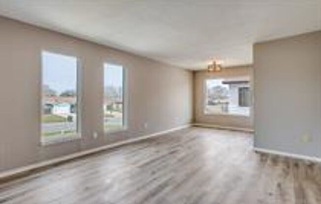 1527 El Monte