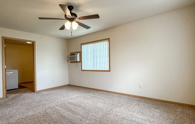 2 beds, 1 bath, 1,295 sqft, $1,440, Unit ML 515-11