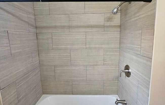 2 beds, 1 bath, 750 sqft, $2,195, Unit B-10