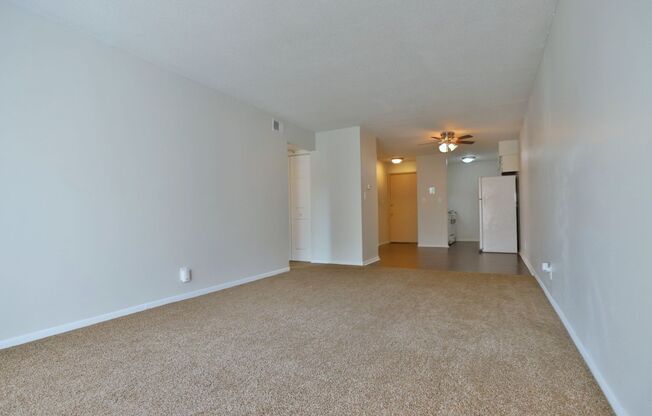 2 beds, 1.5 baths, 920 sqft, $875, Unit 1420 West Glen Avenue Apt 402