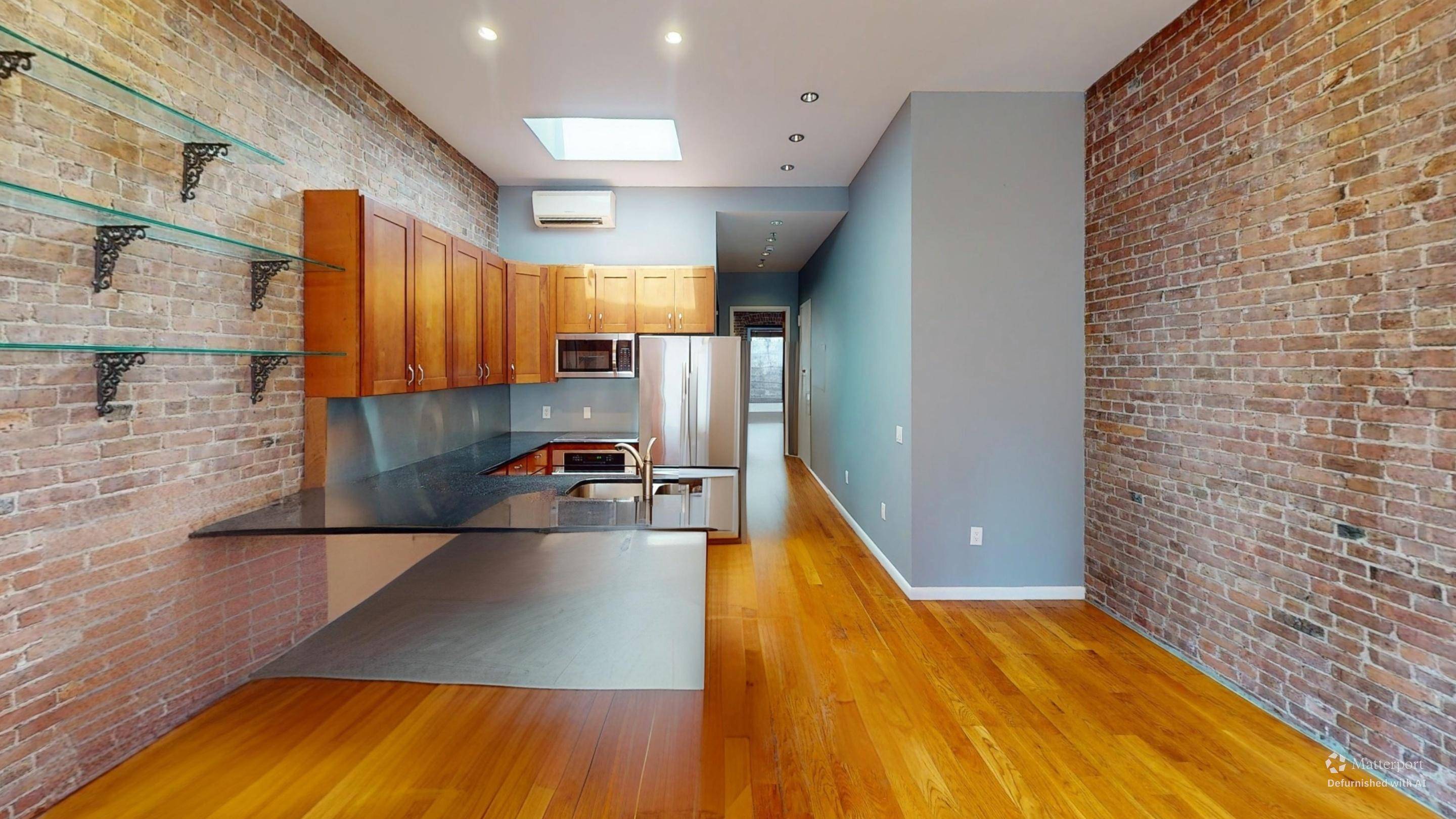 369 W 46 ST