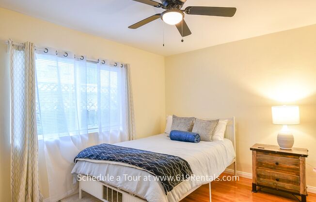 2 beds, 2 baths, $4,300, Unit 4821 Narragansett Ave