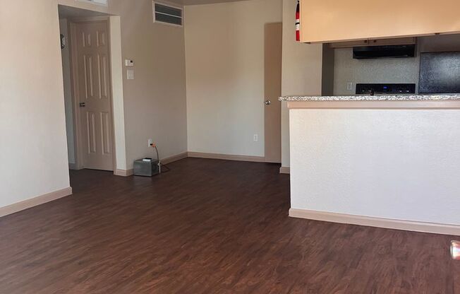 1 bed, 1 bath, 612 sqft, $895, Unit 910