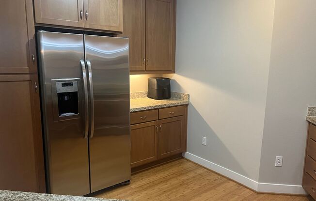 2 beds, 2 baths, $2,650, Unit # 211B