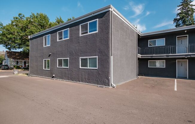 208 5 AVE SE