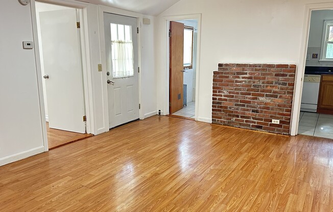 2 beds, 2 baths, 1,000 sqft, $2,200, Unit 3