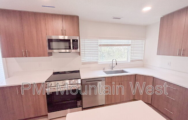 985 HORSLEY CIR