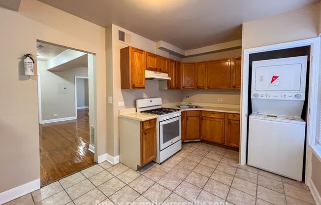 2 beds, 1 bath, $1,150, Unit 4840 #1N