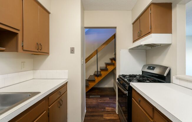 2 beds, 1.5 baths, $1,400, Unit 411 E Buttles Ave Apt. J