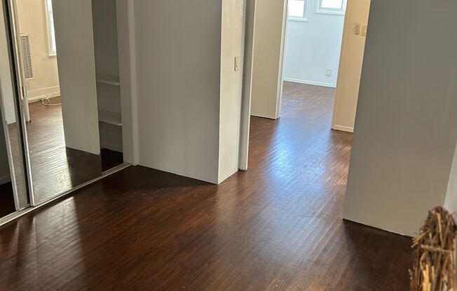 25 CLUBHOUSE AVE.