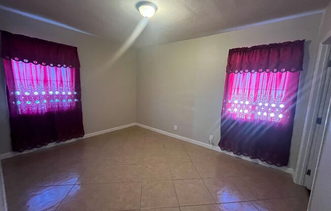 3 beds, 1 bath, $1,600