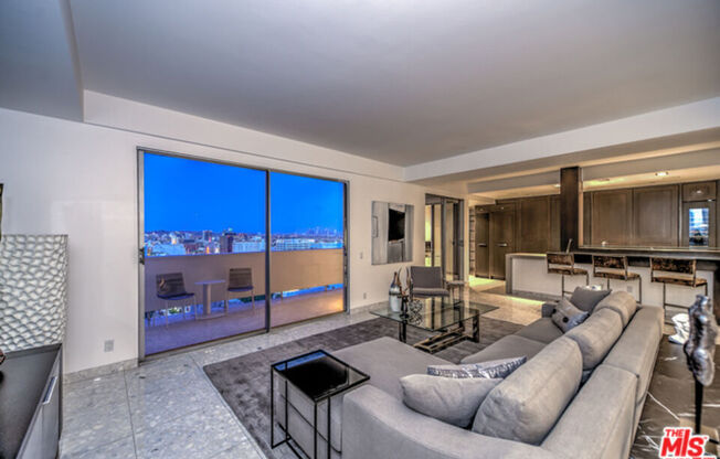 2 beds, 3 baths, 2,085 sqft, $7,250, Unit 1207