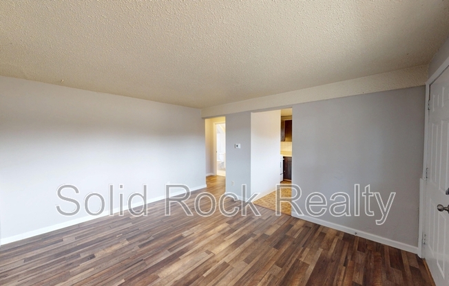 325 BONNIE CT