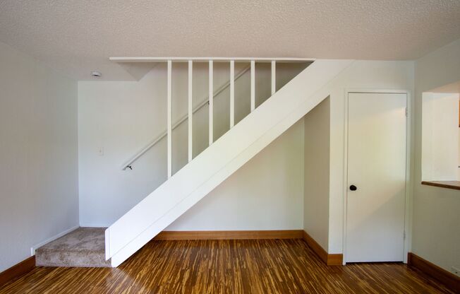 Beautiful 2-Bedroom Townhouse in Brooklyn Neighborhood!