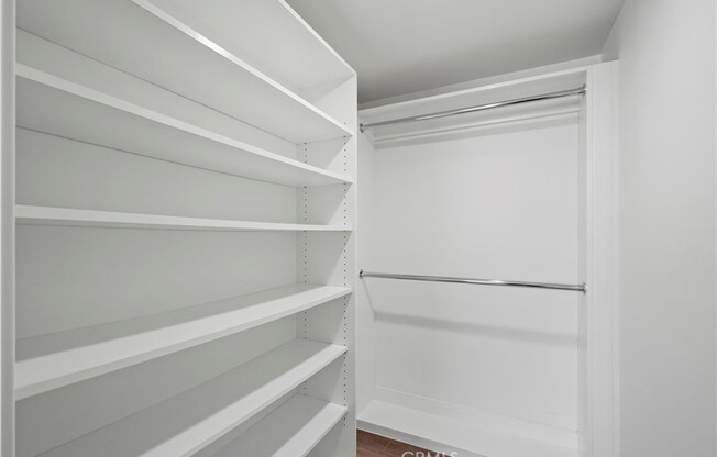 11312 Huston St