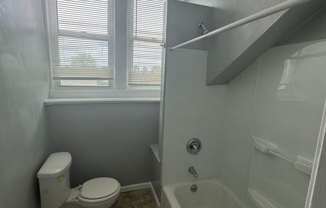 1 bed, 1 bath, $900