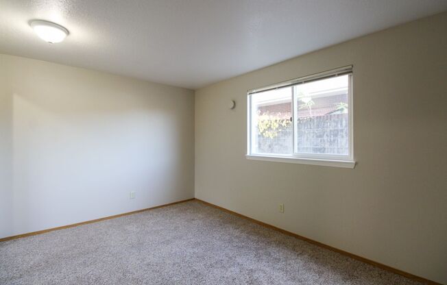 2 beds, 1 bath, 840 sqft, $1,295, Unit 78