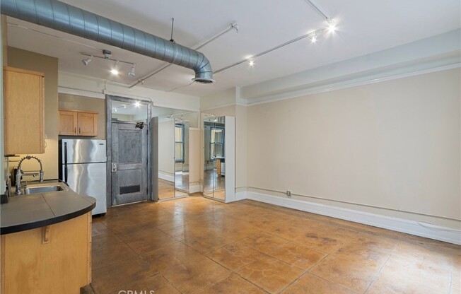 1 bed, 1 bath, 730 sqft, $2,200, Unit 410