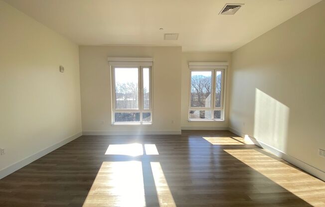 Studio, 1 bath, 553 sqft, $1,831, Unit 128