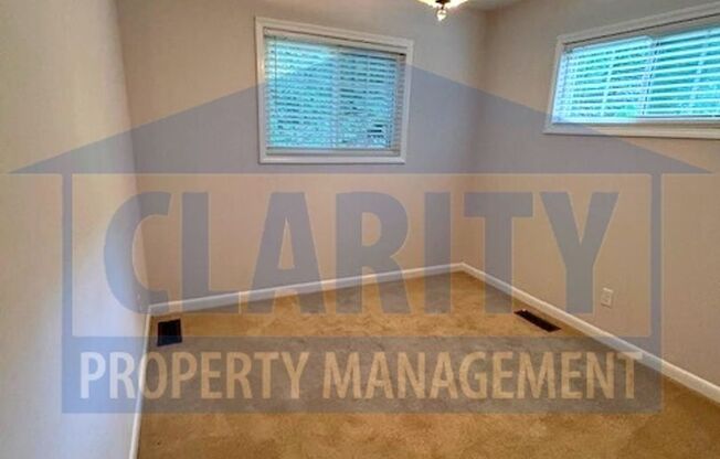 2 beds, 1 bath, $1,300