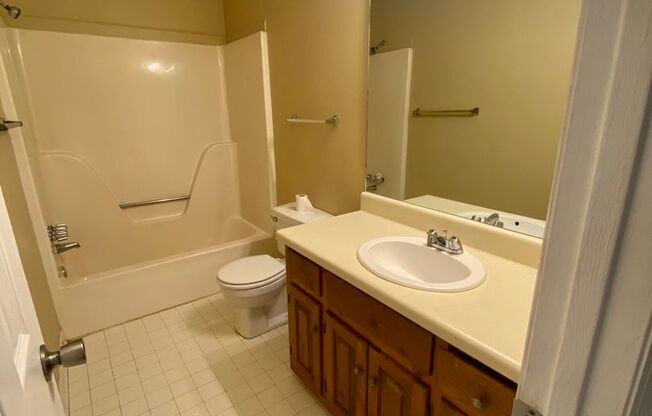 2 beds, 2.5 baths, 1,188 sqft, $1,400, Unit 108