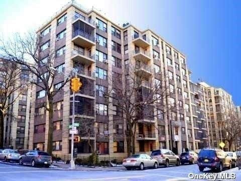 1 bed, 1 bath, $2,300, Unit 1F