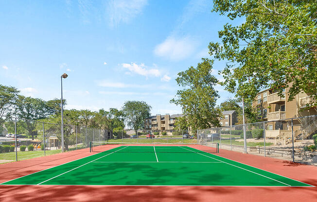 a tennis court at the apartments for rent