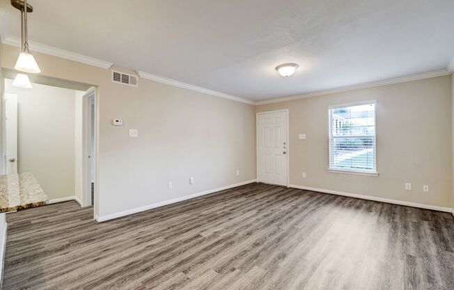 1 bed, 1 bath, 616 sqft, $1,195, Unit 70