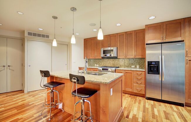1Bd/1Ba Bellevue Condo