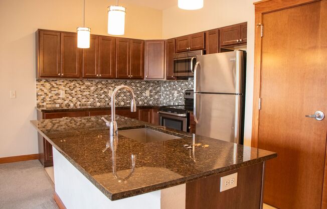 2 beds, 2 baths, $1,500, Unit 303