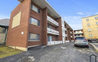 2040 W 111th