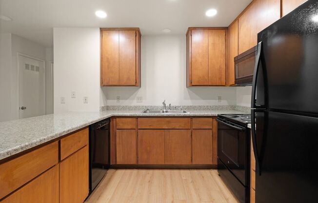 2 beds, 2 baths, 867 sqft, $1,625, Unit 045
