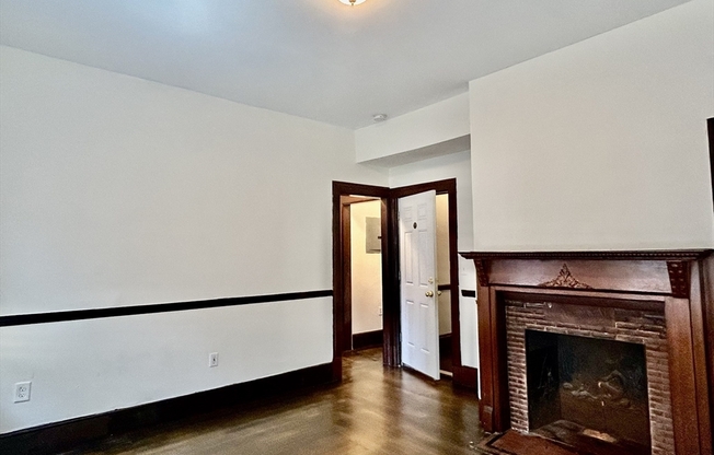 2 beds, 1 bath, $2,400, Unit 1