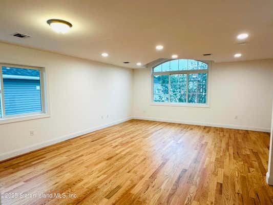 84 BIONIA AVE