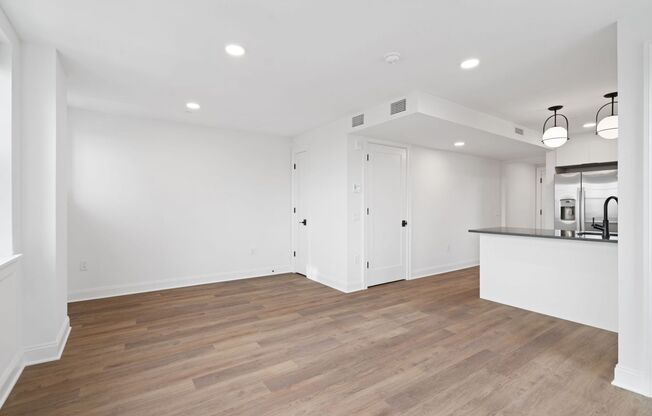 Studio, 1 bath, 576 sqft, $2,270, Unit 1406