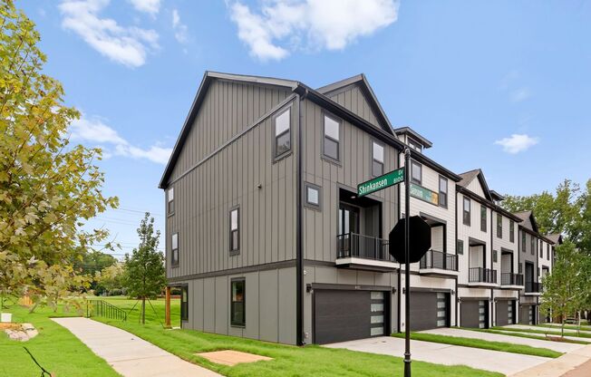 4 beds, 3.5 baths, 2,020 sqft, $2,500, Unit 1519