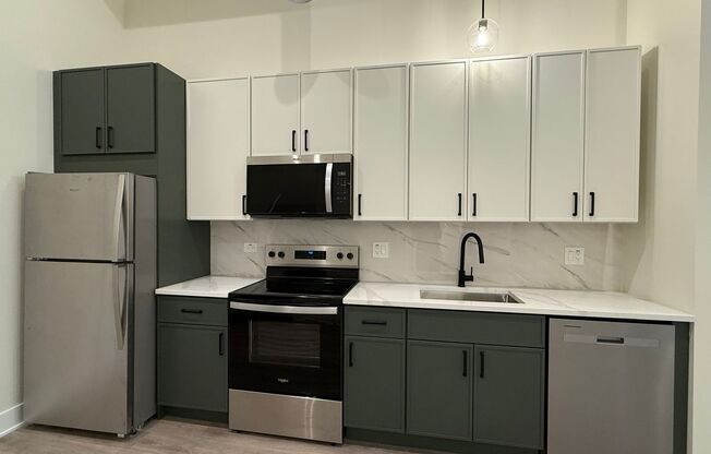1 bed, 1.5 baths, 689 sqft, $3,395, Unit 206