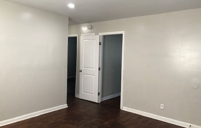 2 Bedroom 1 Bath Home - Recently updated and Minutes to Uptown Charlotte